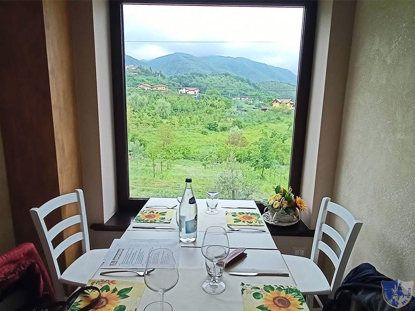 Agriturismo Il Rivolo Bagnoli Irpino il nostro tavolo con vista sul verde