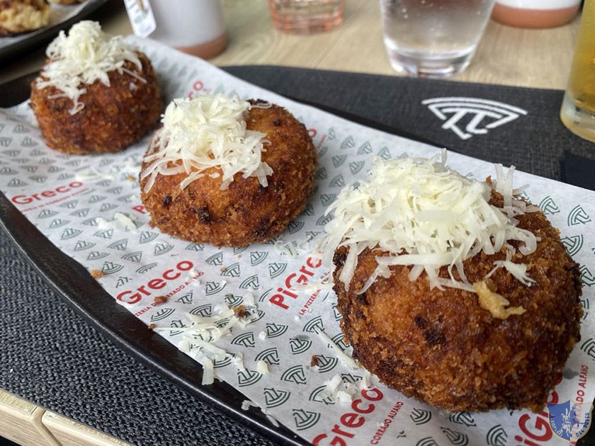 Frittatine Innovazione con provolone del Monaco e limone