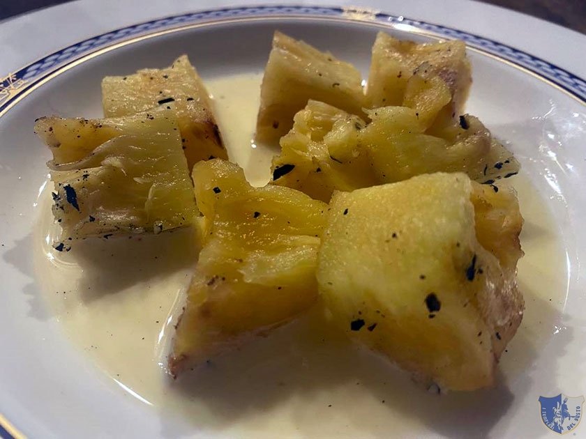 Zuppetta di crema al cardamomo con ananas braciata e menta