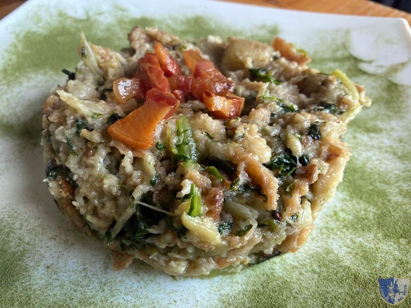 Pancotto con broccoli scarola bietola melanzane e guanciale croccante