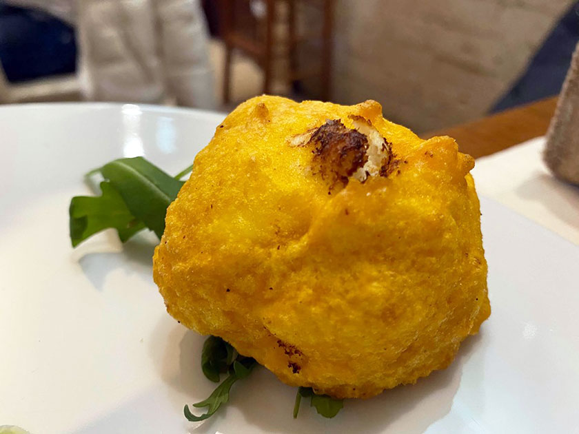 Ricotta di bufala in tempura allo zafferano