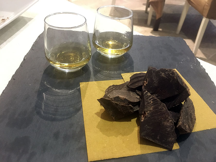 Cioccolato extrafondente e cognac alla pera