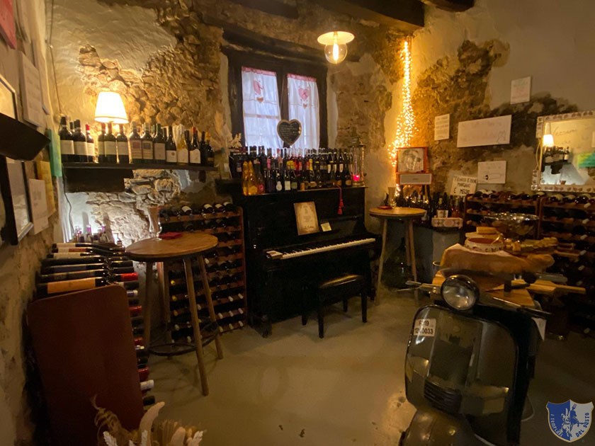 Hosteria Lu Vic pdent Particolare della suggestiva cantina