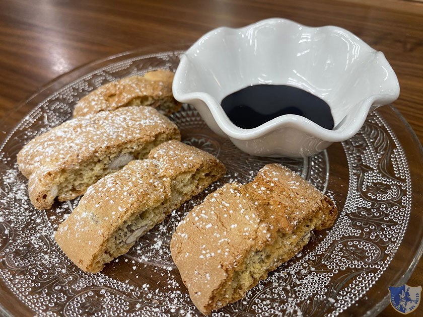 Cantuccini artigianali e fonduta di cioccolato fondente