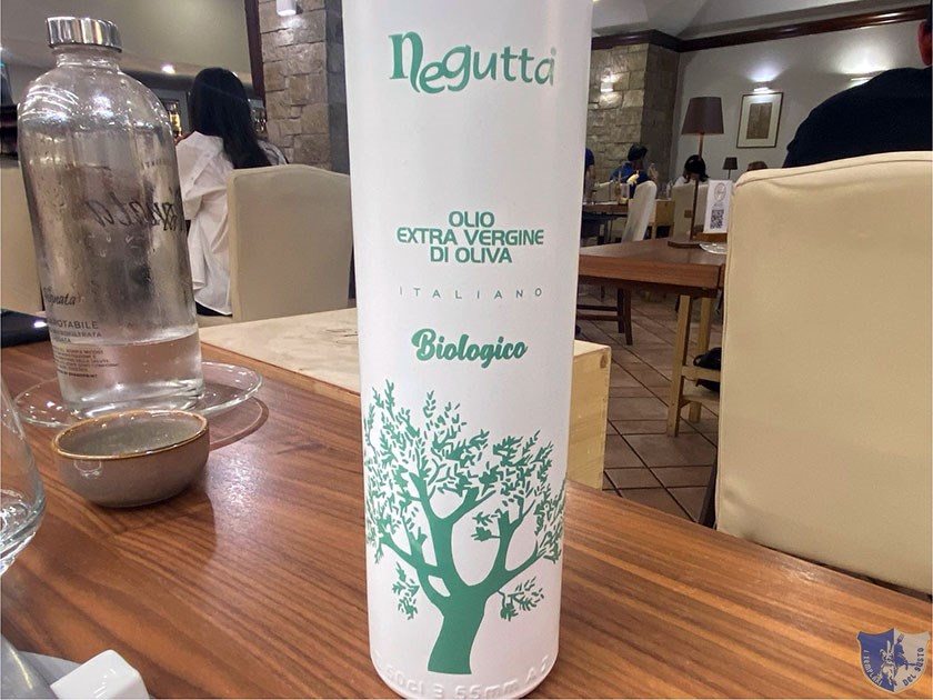 Olio Evo Monocultivar Ravece Negutta dellAzienda Agricola di Giacobbe Anna Maria