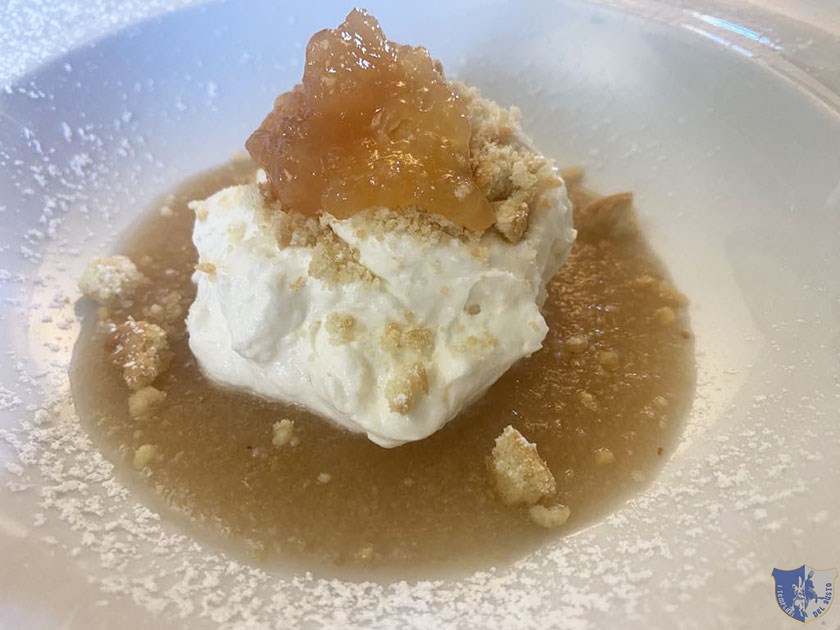 Caldofreddo di pera abate con ricotta di Carmasciano mantecata e pasta frolla sbriciolata