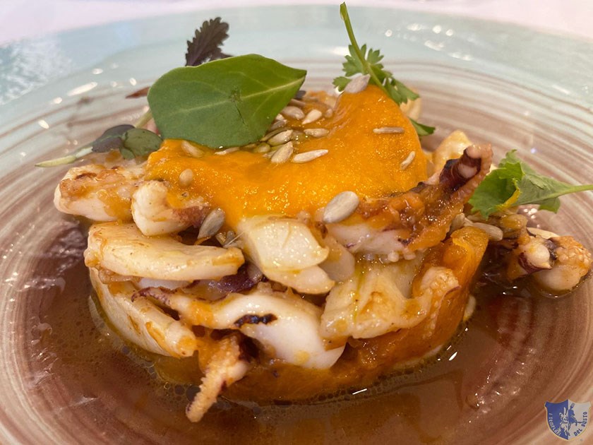 Seppia grigliata con zucca e semi di zucca