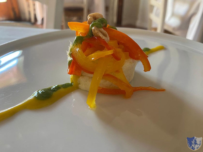 Baccalà mantecato con peperoni aglio orsino e nocciola avellana