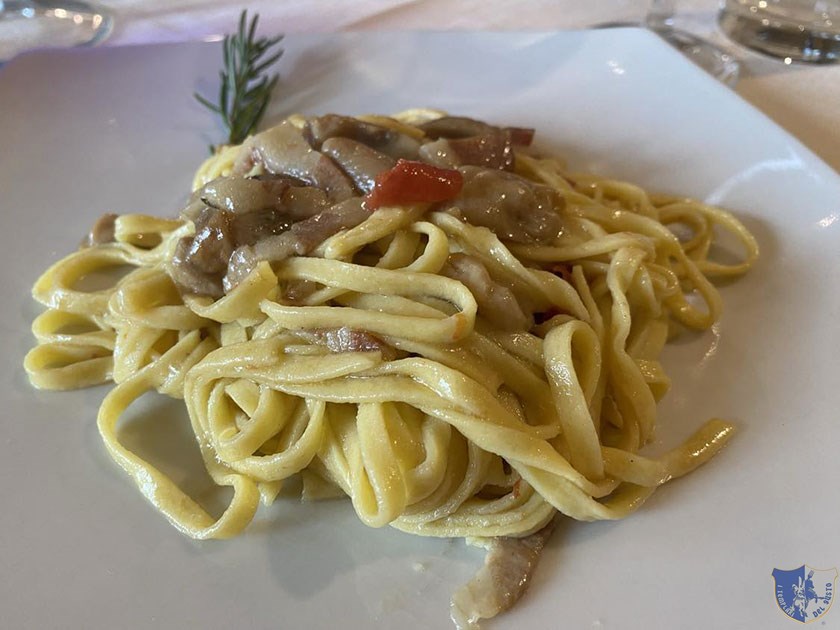 Fettuccine con porcini e guanciale