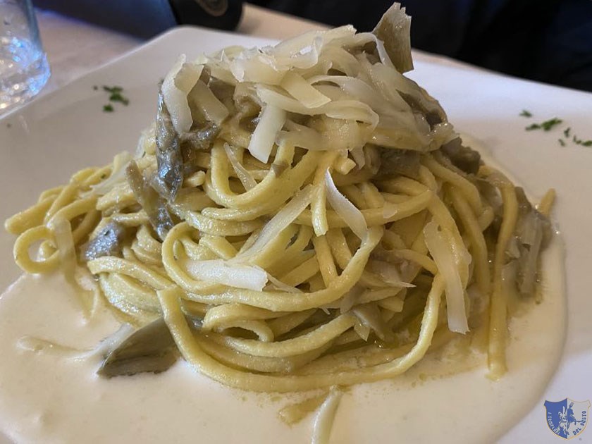 Crioli con carciofi su fonduta di caciocavallo