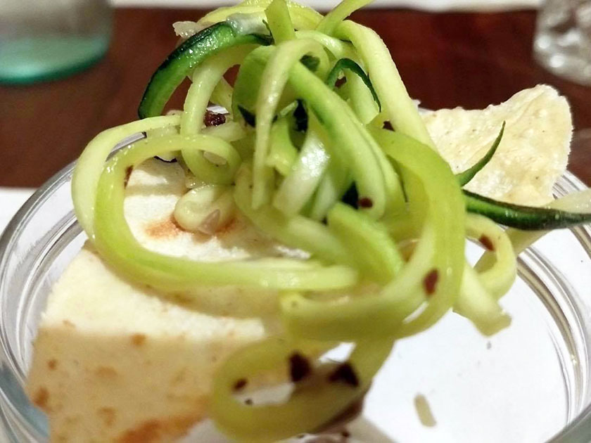 Zucchine saltate con olio umbro e pane carasau