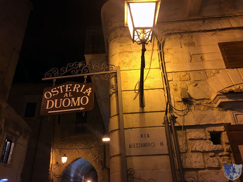Osteria Al Duomo Vieste Fg Insegna dalla strada