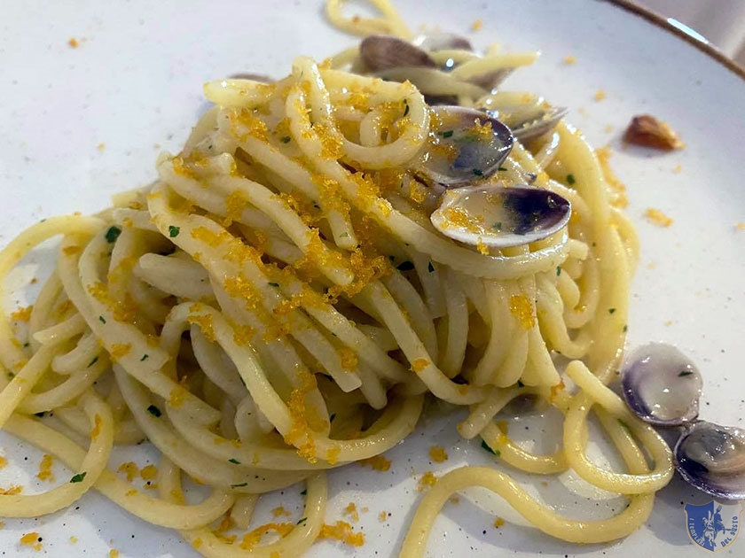 Troccoletti con vongole e bottarga