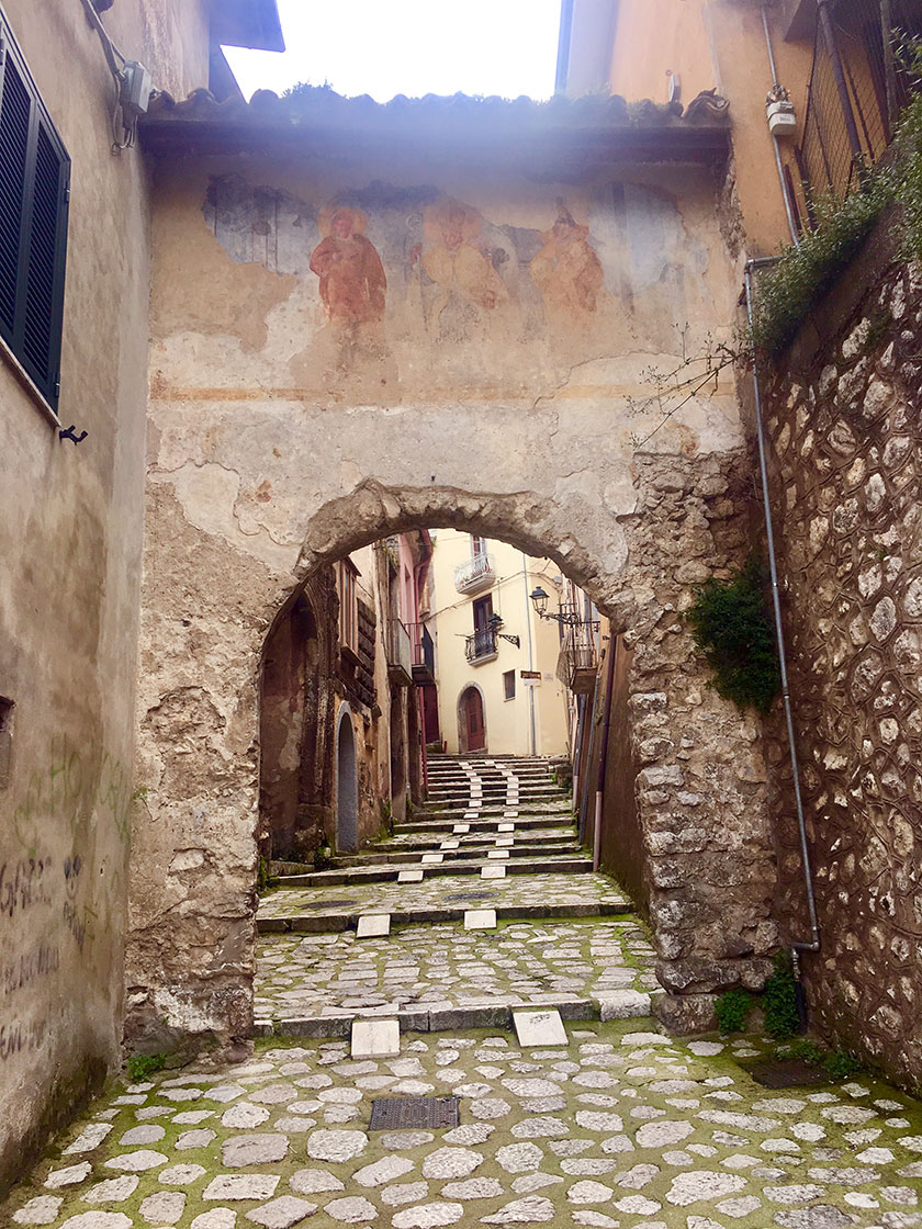 Porta dei Santi. Mercogliano Av