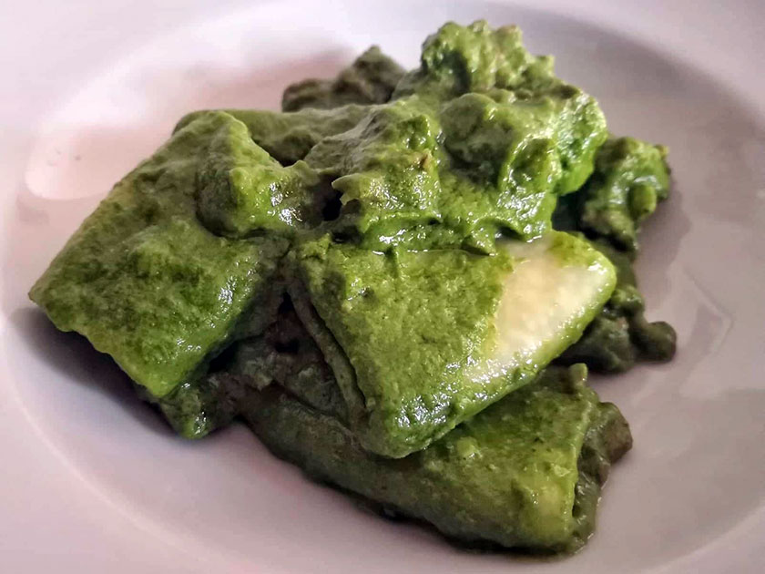 Paccheri con crema di broccoli salsiccia e cacioricotta