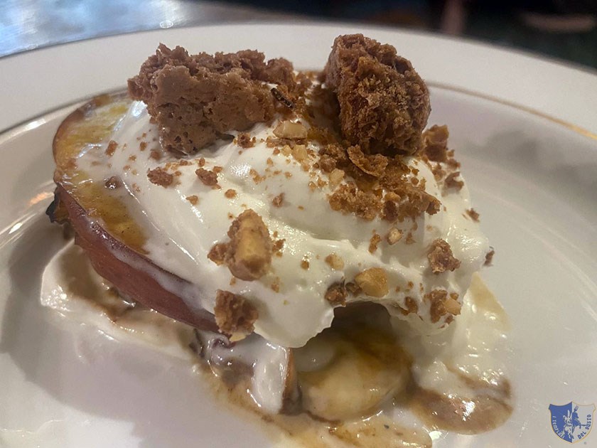 Pesca alla bracecon crema al mascarpone e sbriciolo di brutto ma buono