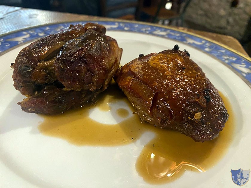 Pollo affumicato al fieno falciato e camomilla