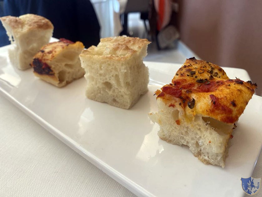 Tocchetti di focaccia