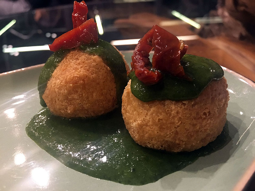 Polpette di miglio carote e ceci con crema di cime di rapa e pomodori secchijpg