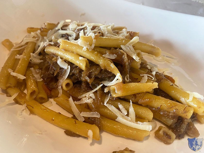 Ziti spezzati alla genovese con cacioricotta
