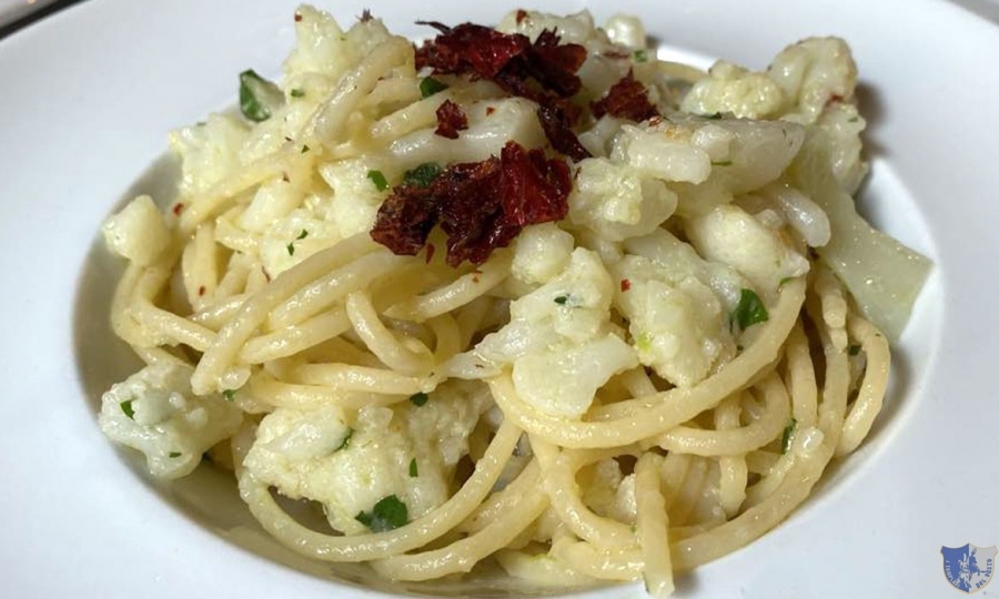 La Grotta da Concetta. Campobasso - Spaghetti aglio, olio, peperoncino con cavolfiore e peperone crusco