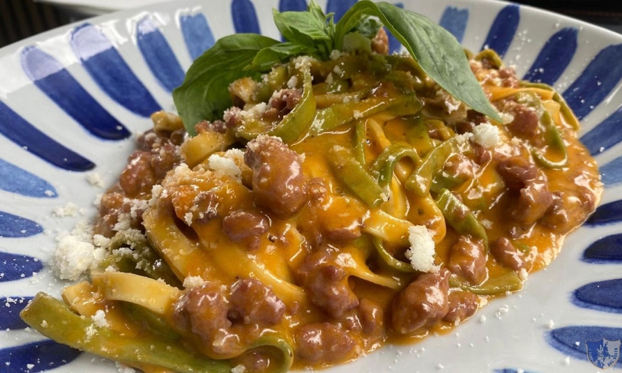 Benvenuti a Bordo. Pomigliano D'Arco (Na) - Tagliatelle paglia e fieno alla Bolognese di tonno