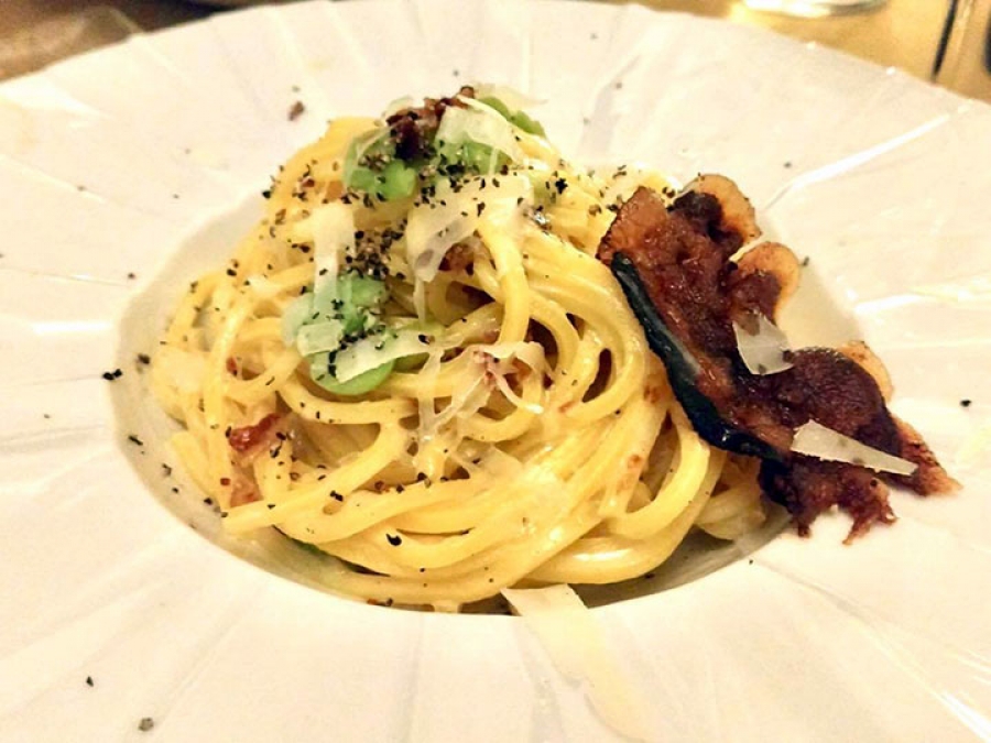 La Taverna di San Giuseppe. Siena - Spaghetti cacio e pepe con fave e guanciale senese 