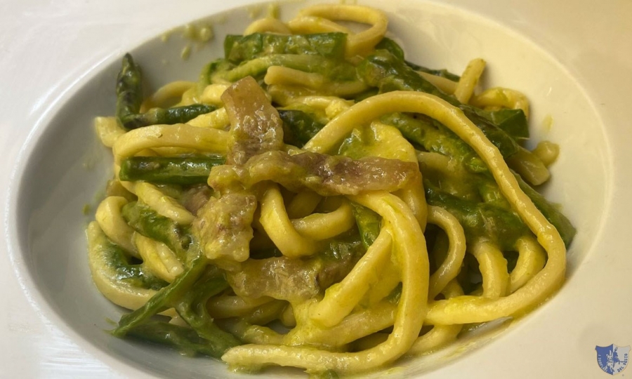 La Grotta da Concetta. Campobasso - Tagliolini di pasta fresca con asparagi pecorino e guanciale