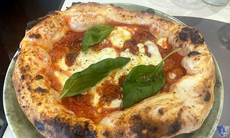 La Provola e Pepe Contemporanea. Pizzeria Vincenzo Capuano. Pomigliano D&#039;Arco (Na)