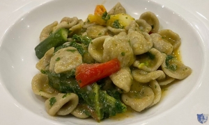 Peppe Zullo. Orsara di Puglia (Fg) -  Orecchiette di grano arso con germogli di zucca, patate e pomodorino fresco