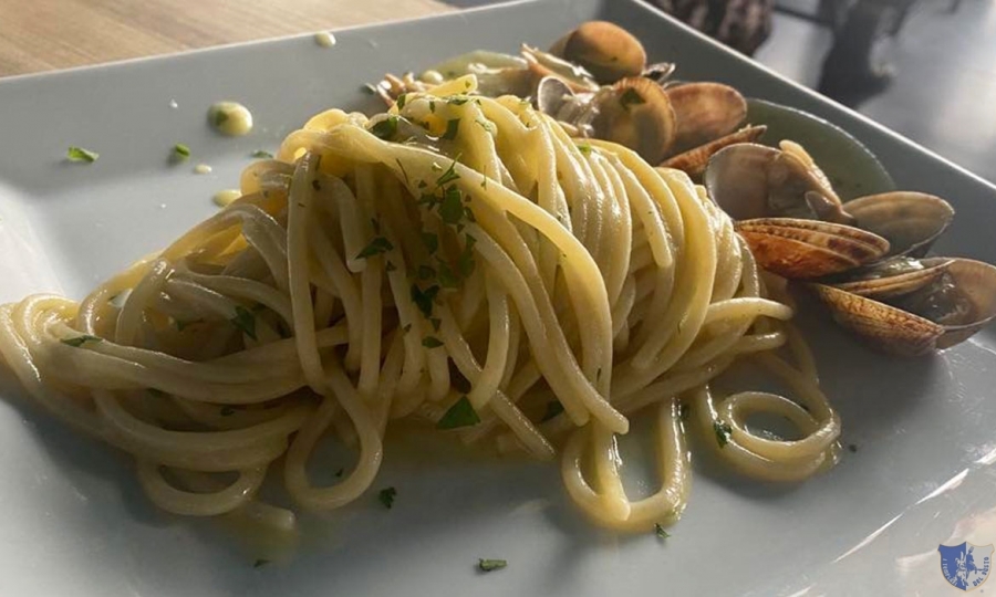 Benvenuti a bordo. Pomigliano d&#039;Arco (Na) - Spaghettoni con vongole veraci