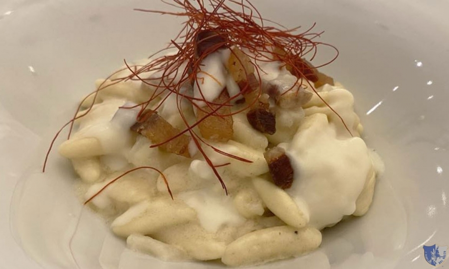 Gustus Ristorante. Sepino - Cavatelli con cavolfiore, fonduta di caciocavallo e pancetta croccante.