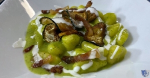 Mentelocale. Fragneto Monforte - Gnocchi con zucchine in doppia consistenza, pancetta croccante e fonduta di caciocavallo