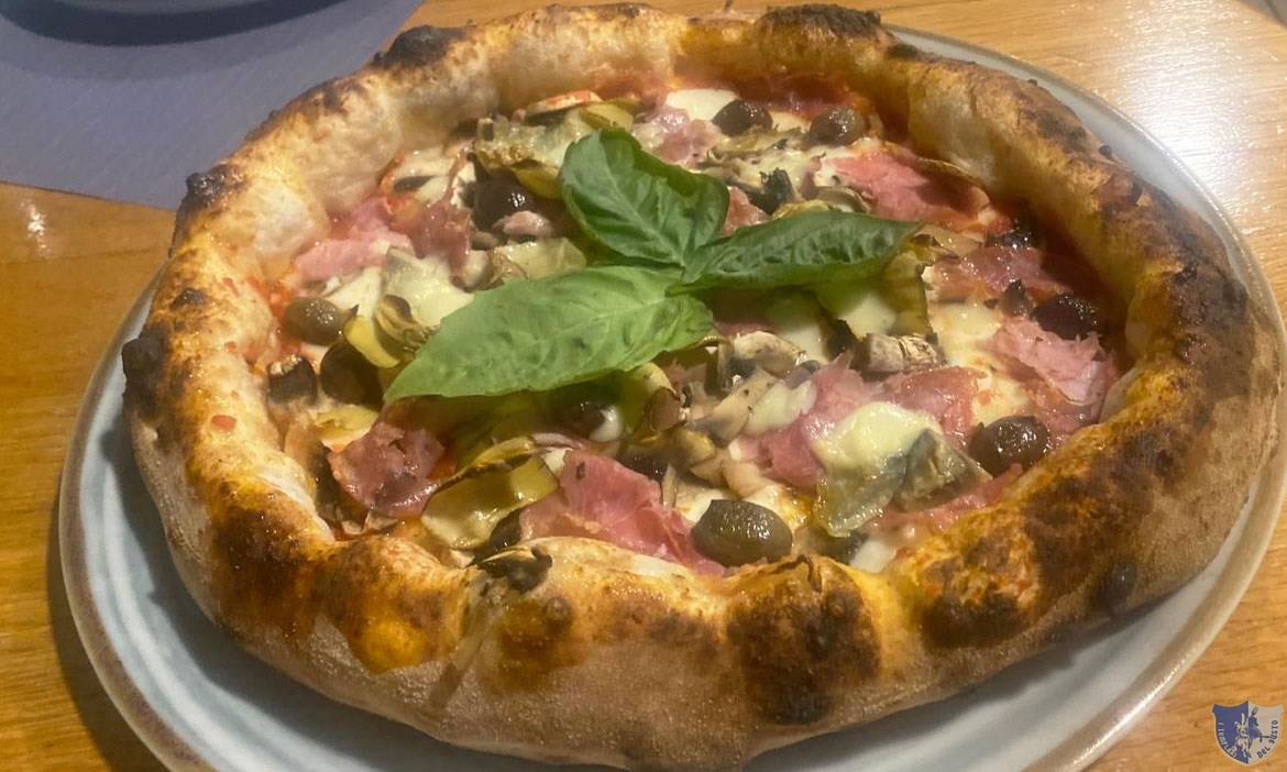 Radici - Pizzeria Agricola. Pietrelcina (Bn). Gusto contadino, anima autentica, la pizza che racconta il Sannio.