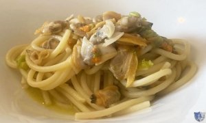 Il Riccio Ristorante. Mirabella Eclano (Av) - Spaghetti alle vongole e fiori di zucca