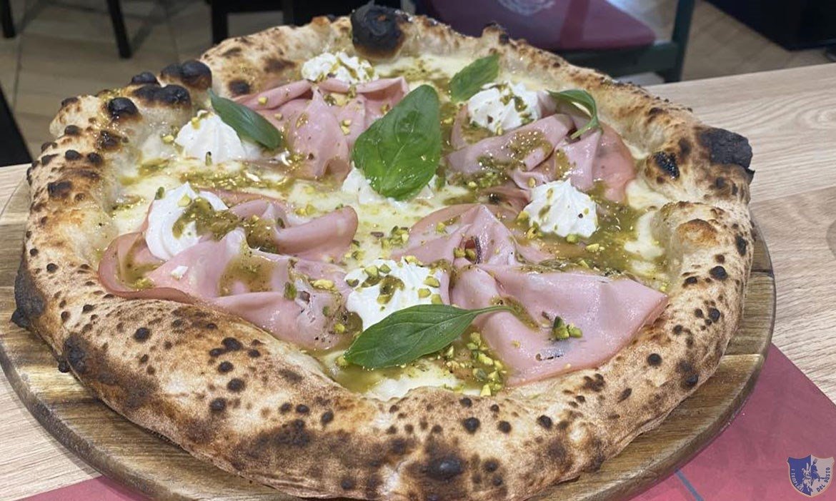 PiGreco Pizzeria. Volla (Na). La pizza di Corrado Alfano è una garanzia.