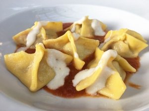 Ghe Kalè - San Paolo Belsito (Na) - Fazzoletti al ragù napoletano con cremoso al parmigiano