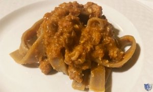 Agriturismo Le Fontanelle. Pontelatone (Ce) - Tagliatelle al casavecchia con ragù di maialino nero casertano