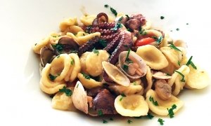 Orecchiette con vongole e moscardini