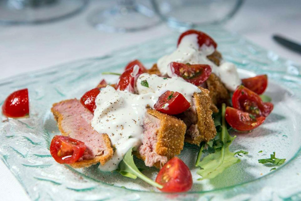 Bastoncini di tonno croccanti con stracciata di bufala