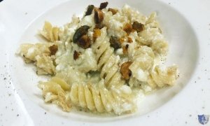 Fusilli con ricotta e nocciole