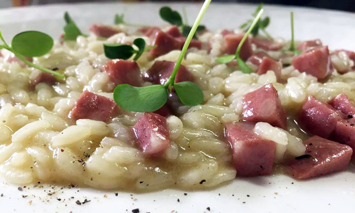 Riso acquerello con mortadella, caciocavallo ubriaco e timo limonato